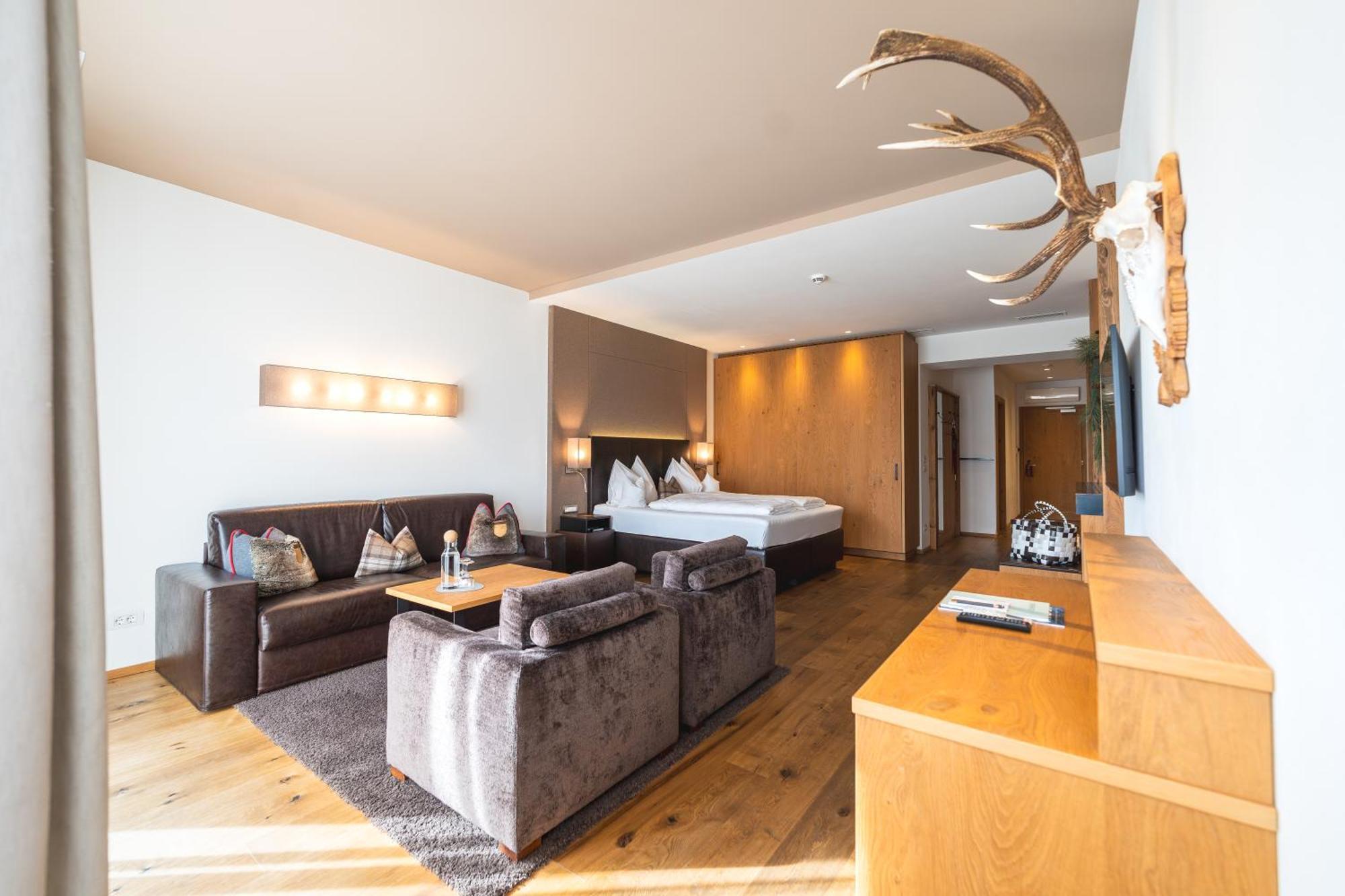 Hotel Schlosswirt Скена Экстерьер фото