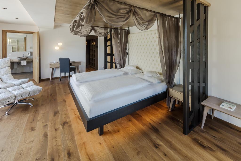 Hotel Schlosswirt Скена Экстерьер фото